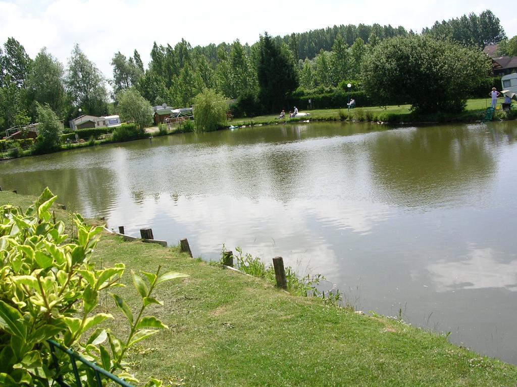 Auberge Des Etangs Roussent Zewnętrze zdjęcie